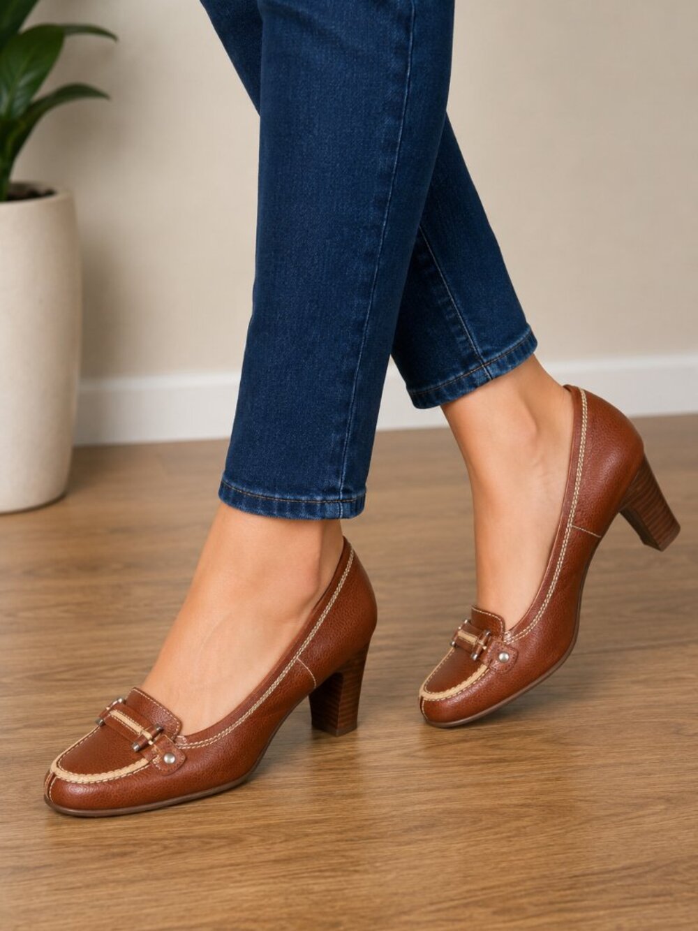 Women's Brown Leather Heels – Size 7 (EU 38) – Classic Loafer Pumps